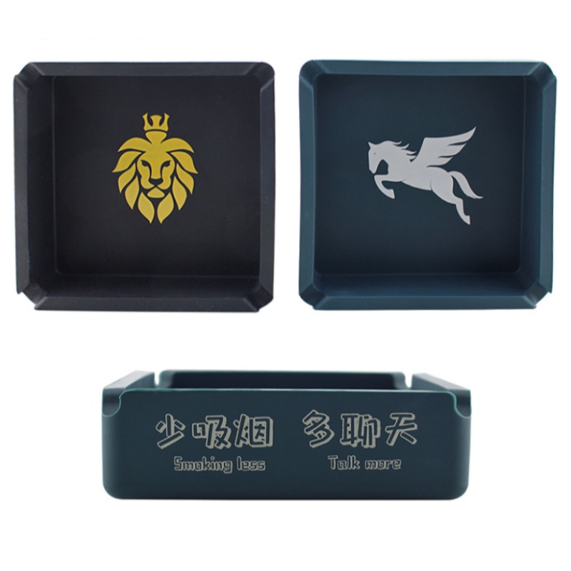 Nagy nyomtatott négyzet alakú hamutartó