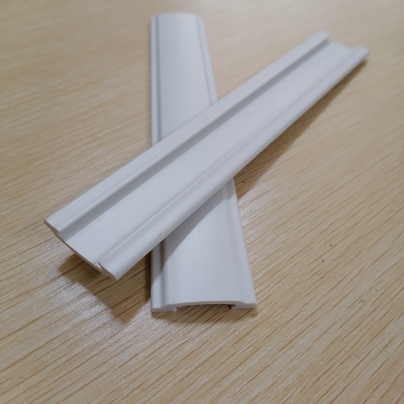 kiváló minőségű égésgátló pvc u csatornaprofil extrudálás az ablakfüggönyhöz