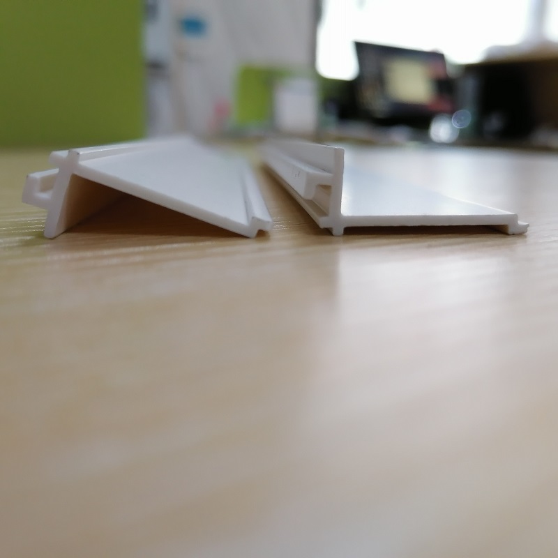 Kínai gyártó a pvc l csatornaprofilhoz pvc szalag pvc l alakú profil az épület díszítéséhez