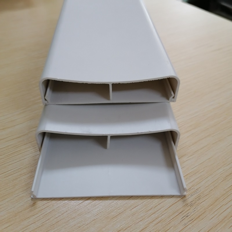 PVC zsinórdugó Kétcsatornás kábelkezelő csatorna PVC kábel rejtegető versenypálya