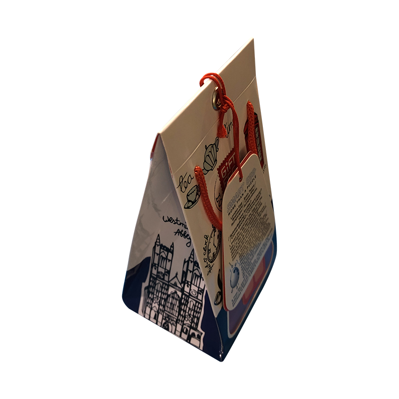 Kis ajándékzsákok szép ajándékokhoz és játékokhoz.