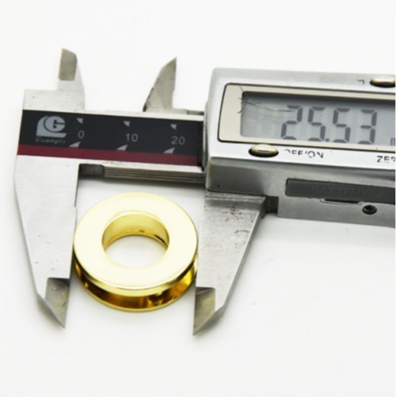 Ez egy minta, és minden jogot ügyfeleink birtokolnak.