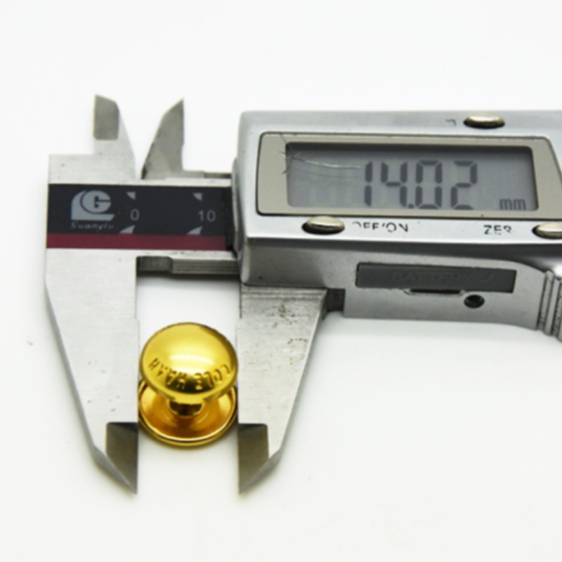 Rozsdamentes acél, sárgaréz, cink ötvözet