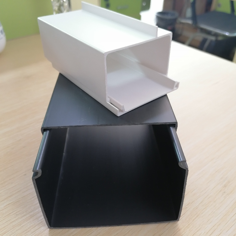 professzionális egyedi PVC kábel rejtegető versenypálya PVC kábel csatornahálózat-szervező a huzal rendetlenség kezeléséhez