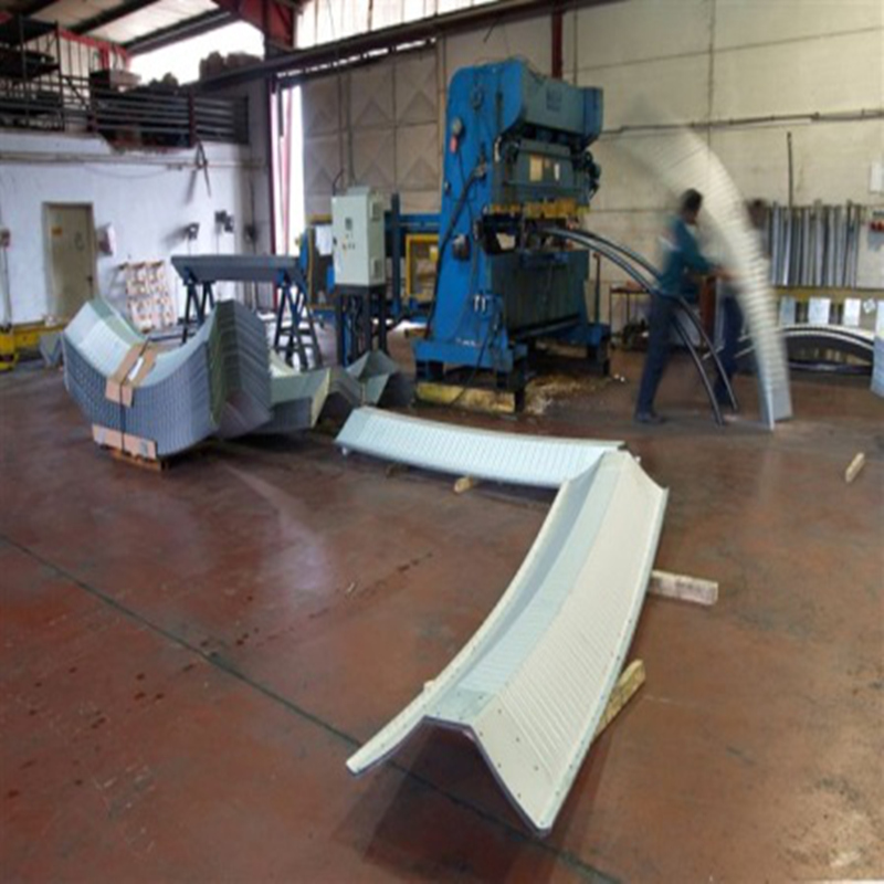 Nem gerendás anya és csavar többalakú építőipari gyártósor