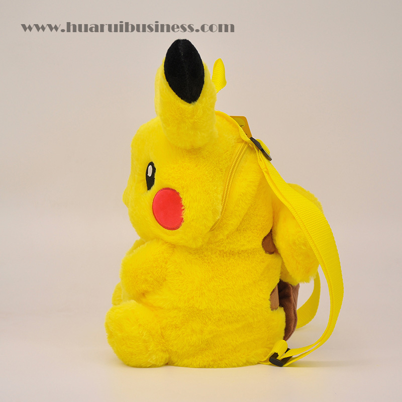 Pikachu plush hátizsák