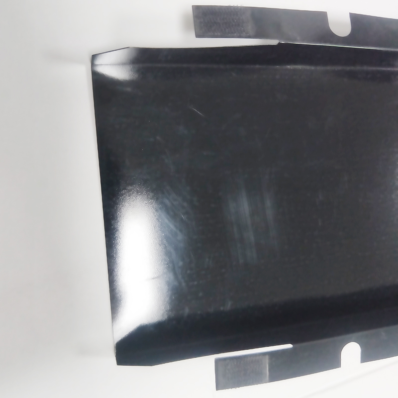 Hálózati akkumulátor szigetelőlemez 0,5 mm-es fekete szigetelőtömítés Magas hőmérsékletnek ellenálló PC szigetelőlemez feldolgozás egyedi formázáshoz