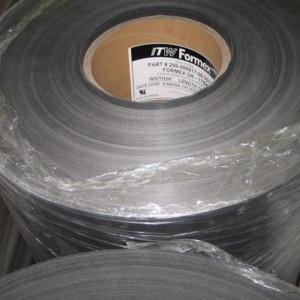 A FORMEX GK szigetelőlemez tekercs, fekete PP szigetelő fóliával érdemes felhívni