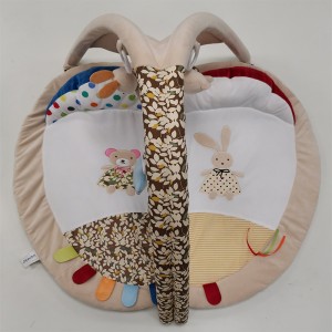 A playmat- maci és nyúl