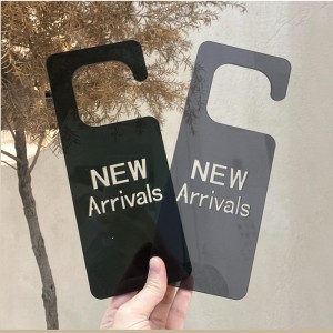 TMJ PP-539 Customizált akril kijelző márkájú fényű luxusruházati bolt dekoráció árcédula, kreatív hirdetőtábla kijelző