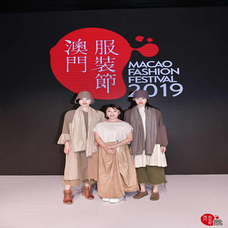 Retro és elegáns, ellenőrző blúzok, kockásnadrág, kockás szoknya, kockás elemek sohanem zsírosok viselni.