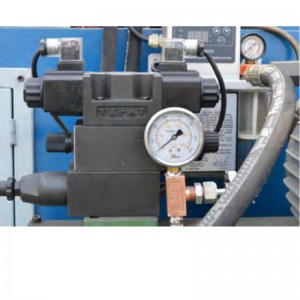 HB-30bár metrikus trapéz alakú menetes gép