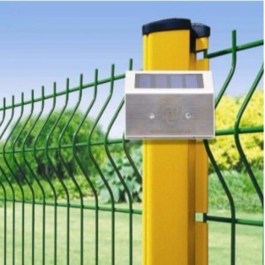 Napenergiával működő vörös szem pro LED Wolfe Predator Light