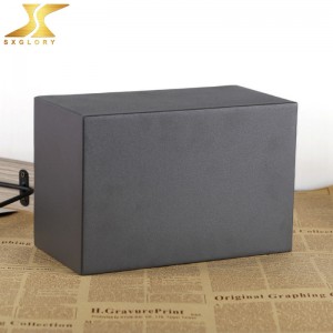 Fekete fém urnák emberi felhasználásra