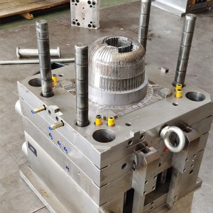 Gyártó Kína egyedi professzionális injekciós penész precíziós műanyag penész készítéséhez