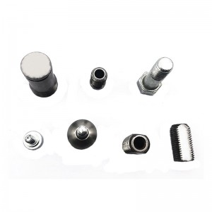 Hidegen alakító gépjármű kötőelem, hidegen vezetett autóipari alváz, fém alkatrészek