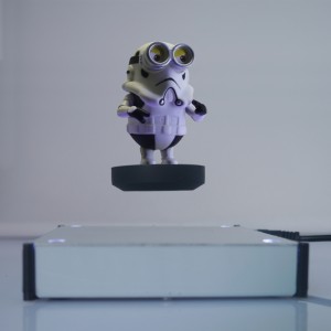 Felfüggesztett fülbevalók Crystal Watches Eyewear karkötő Gem Napszemüvegek Ékszer gyűrűk Úszó mágneses levitációs kijelző tálca