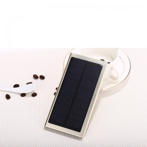 Testreszabás logo Ultra vékony hordozható külső akkumulátortöltő Dual USB vízálló Solar Power Bank 20000mah