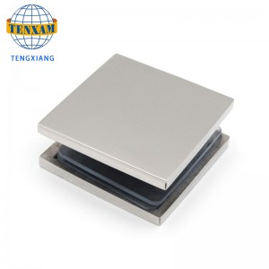 Kínai Gyártó Üveg Holding Clips Chrome 2 * 2 hüvelyk Clip Sárgaréz üvegajtó Clamp ajtó&Ablak Contál 8-12mm Üveg Fürdőszoba Standard