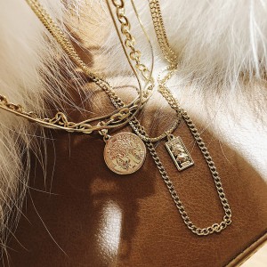 Egyszerű és sokoldalú pulóver lánc