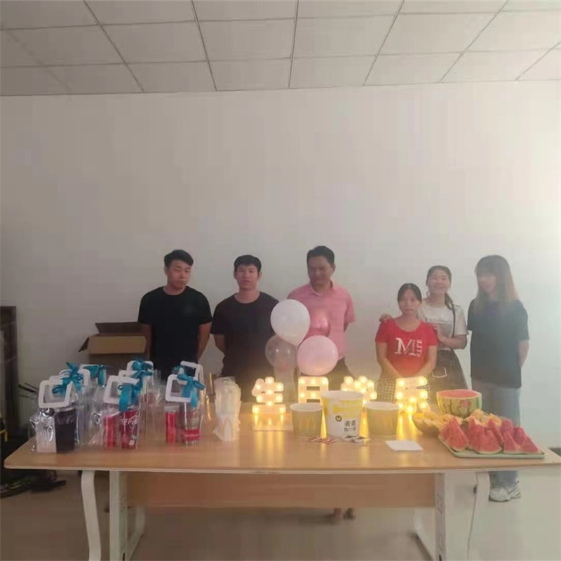 Nyitott születésnapi party a kedves kollégánkért