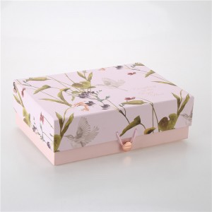 Kiváló minőségű kartonpapír díszdobozban