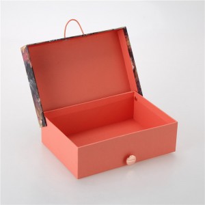 High-end díszdobozban