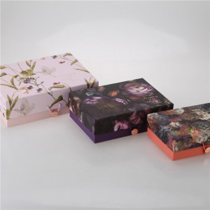 Finom aranyozott gomb rugalmas gomb díszdobozban