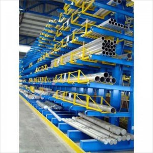 Konzolos állvány a csőhöz