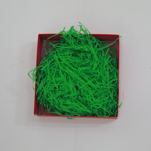 Nagykereskedelem Kiváló minőségű dekoratív raffia apróra vágott doboz töltő ráncos aprított papír az ajándékdobozhoz Kraft csomagolás ráncpapírrák aprítás