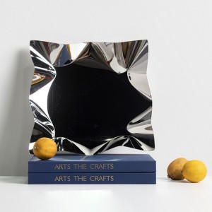 Ezüstnégyzet alakú tálca