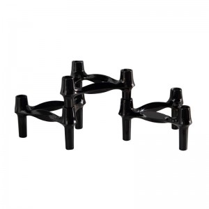 Háromszög alakú gyertyatartó