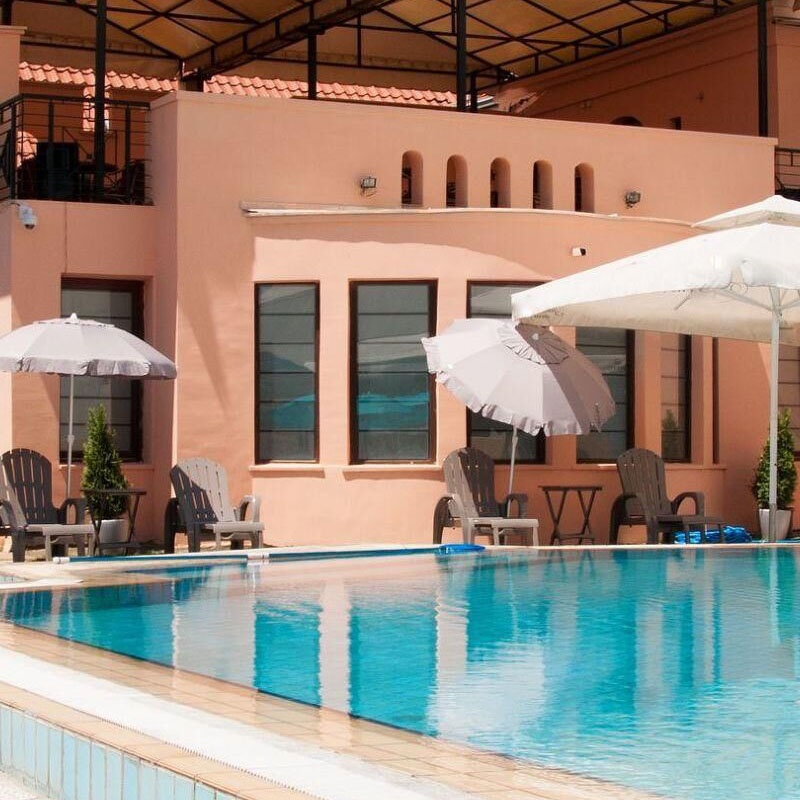 Öt dolog, amelyet figyelembe kell venni, amikor egy medencét ad hozzá a hátsó udvarhoz