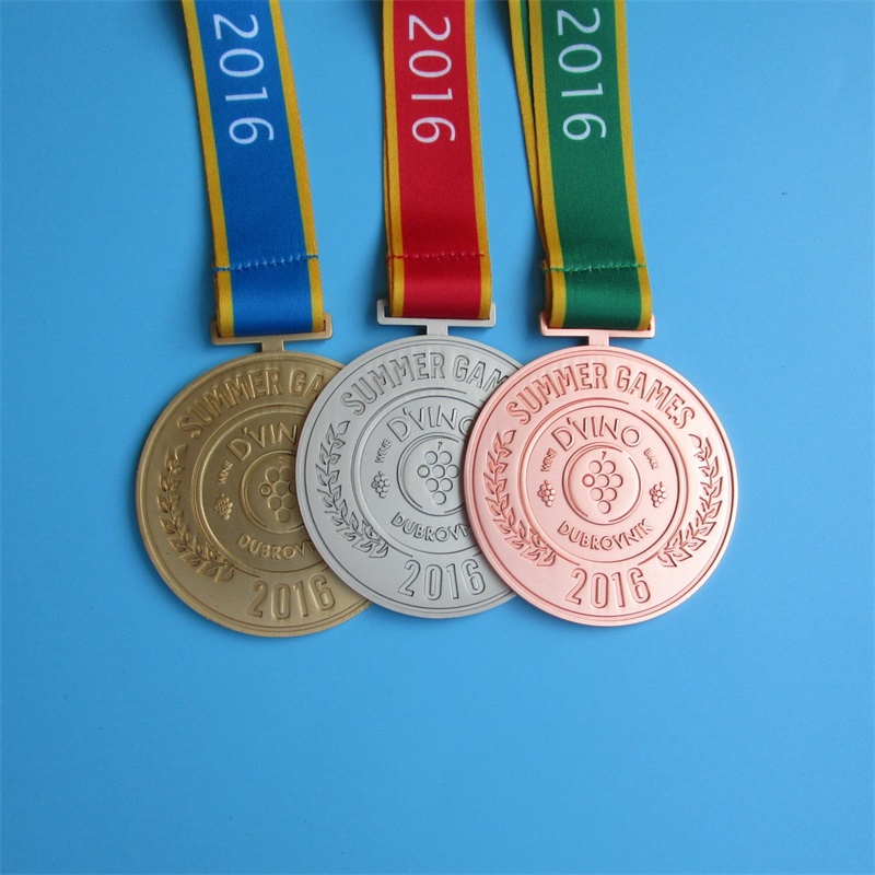 Egyéni logó díj érmek szalaggal bevont arany ezüst bronz kerékpározás