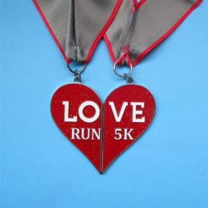 Egyedi medál medál egyedi maratoni érmek vontatva egy hóérmet