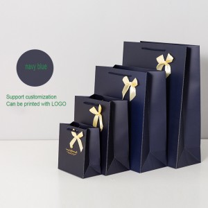 Színes ajándékpapír táska