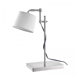 Állítható feladatlámpa a munkahelyi állomáson a vendégszobákban
