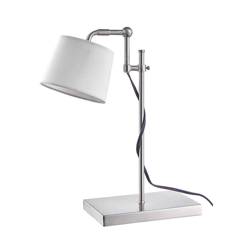 Állítható feladatlámpa a munkahelyi állomáson a vendégszobákban