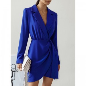 Európai és amerikai idősebb tervezési érzékelés az ingázók karrierje magas derékú vékony ruha