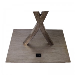 Két könnyű antik ezüst kivitelű asztali lámpa egy/off rocker kapcsolóval a vendégszobában