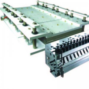 Műanyag extrudálási forma széles ajtóval