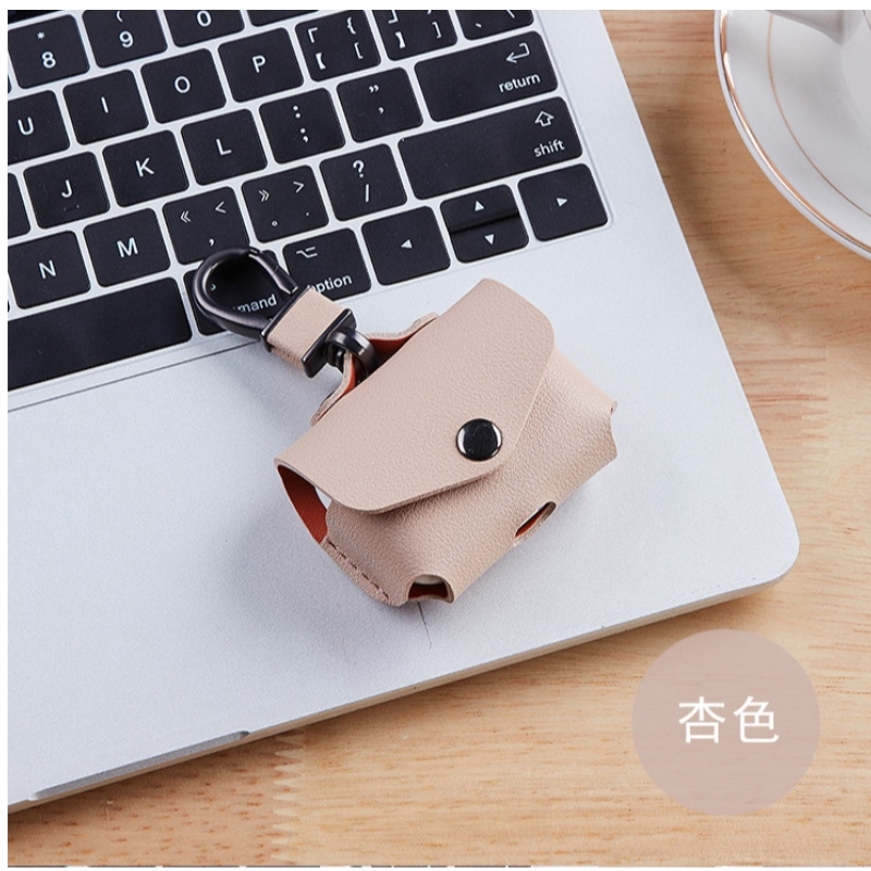 Az Apple AirPods Pro2 könnyű kialakítása tökéletesen illeszkedik, és finom és praktikus. A szuper erős védő fülhallgató-tok kiváló minőségű anyagokból készül, amelyek hatékonyan ellenállnak a pornak, a karcolásokn...