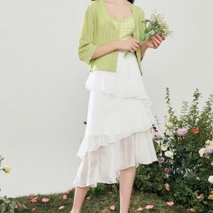 Nyári divat kardigánokkal kötöttáru anők számára