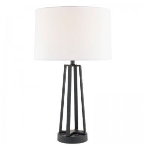 Sötét bronz éjszaka és fény a/off rocker kapcsolóval, egy kényelmes aljzat és egy USB -töltő kikötő a Hotel vendégszobájában