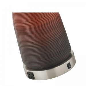 Hotel gyanta asztali lámpa borostyángradiens gyanta karosszériával és egynoff rocker kapcsolóval, két kényelmes üzlet a szálloda vendégszobájában