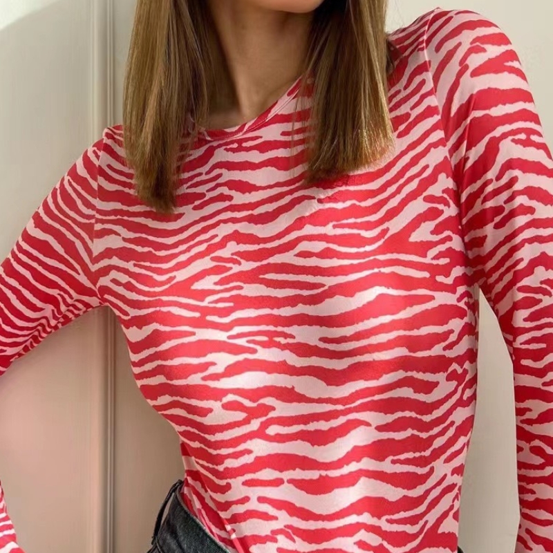 Európai és amerikai stílusú kereknyak zebranyomtatott póló vékony csíkos alsó ing