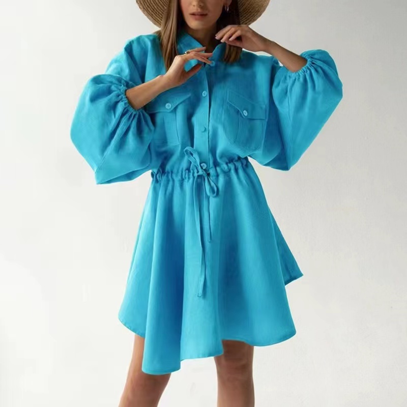 Lámpás ujjú húzózsinórruhája