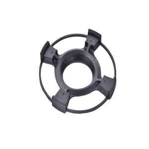 Autó a motor körüli fekete gumi alkatrészek körül