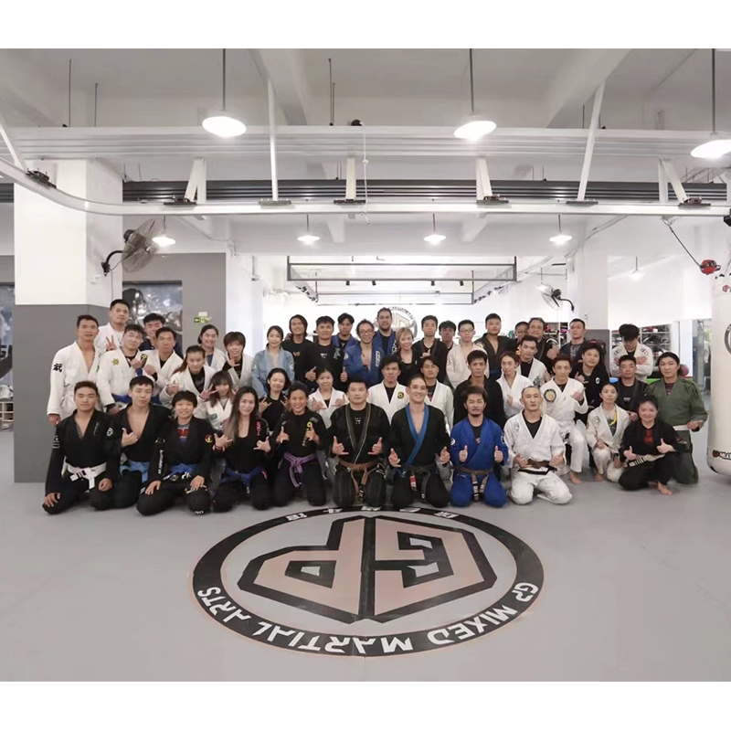 Biztosítunknéhány felszerelést a barátainknak