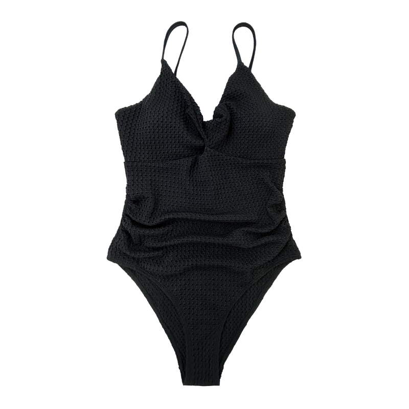 Az egyrészes redős fürdőruhák szelete